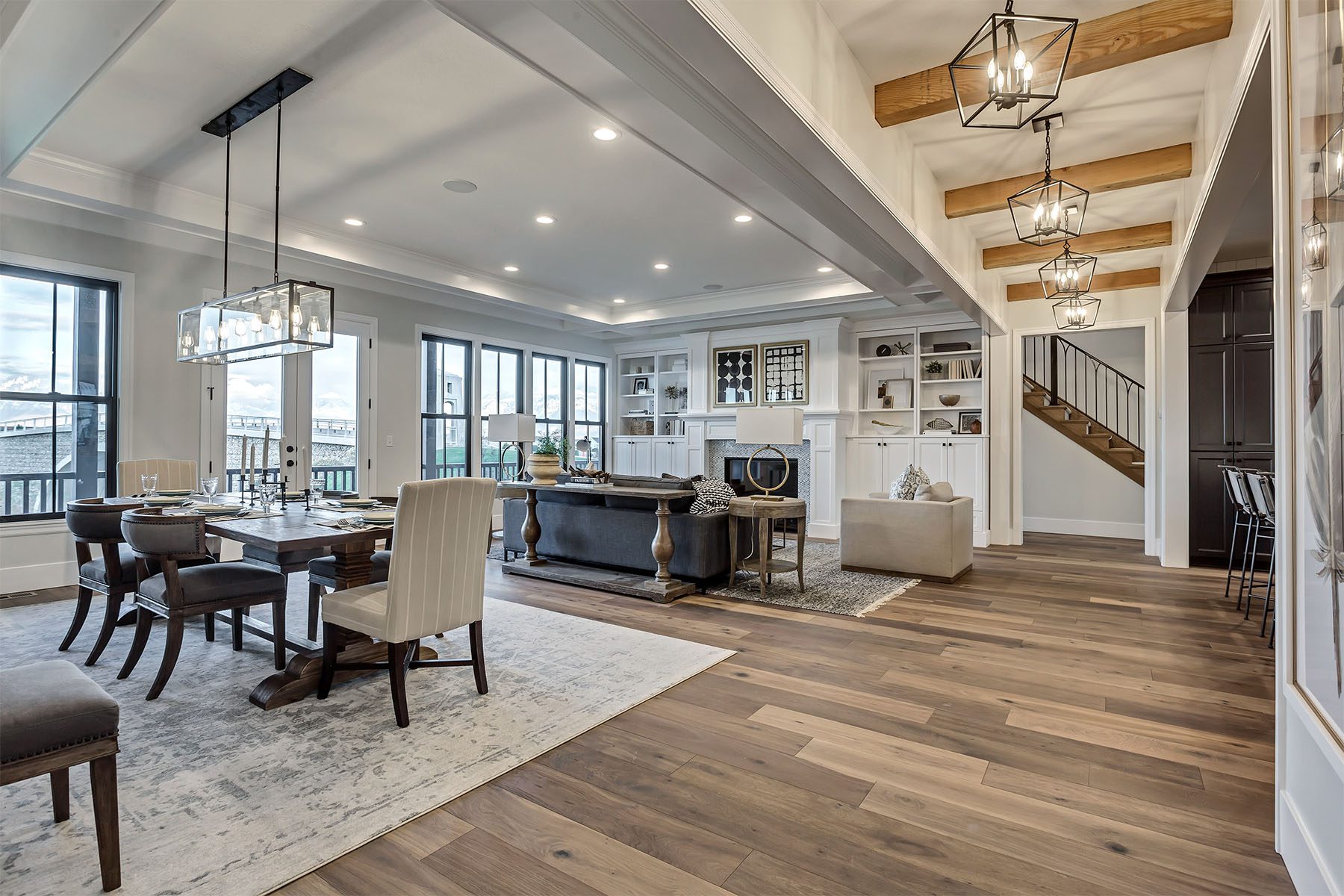 _0023_Living 4 – Reunion II