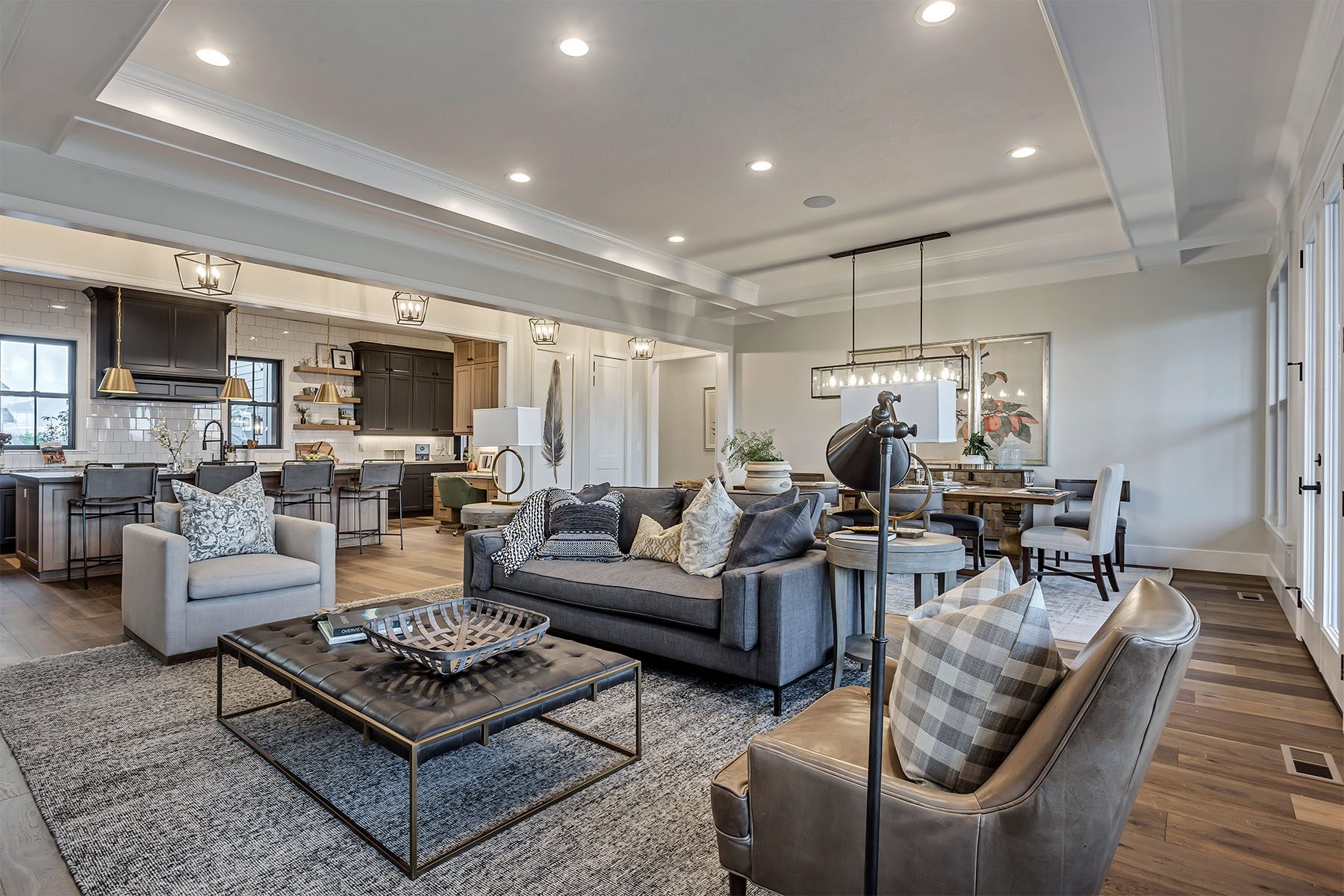 _0024_Living 3 – Reunion II