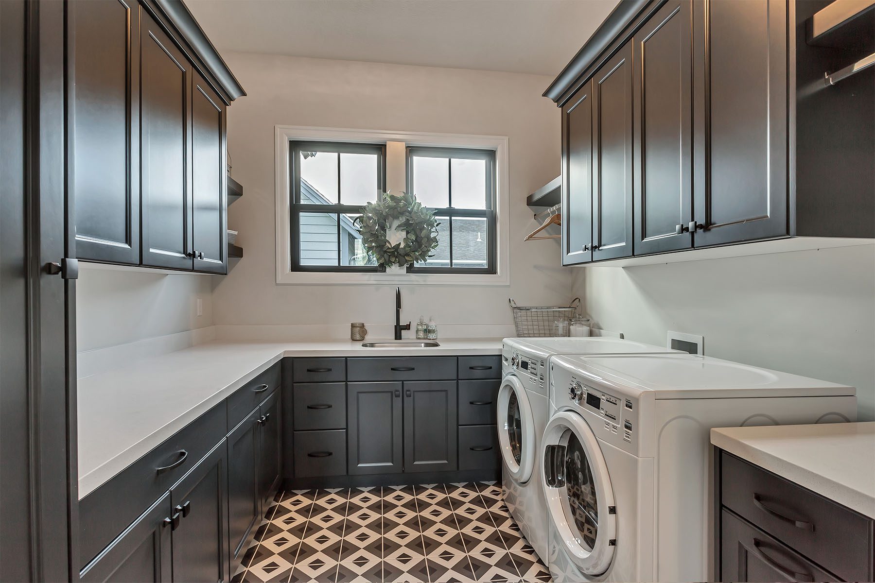 _0027_Laundry 1 – Reunion II