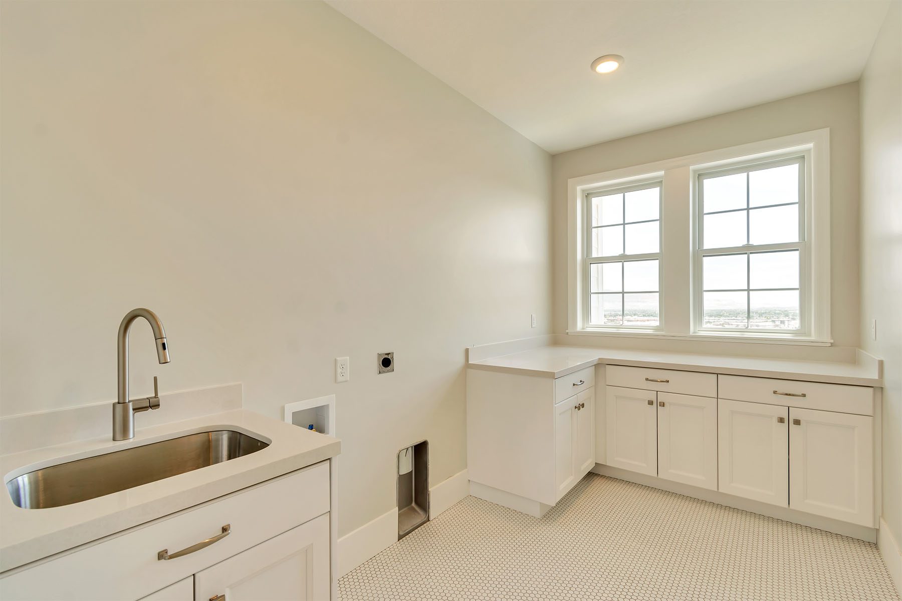 _0024_Laundry 1 – Hampton