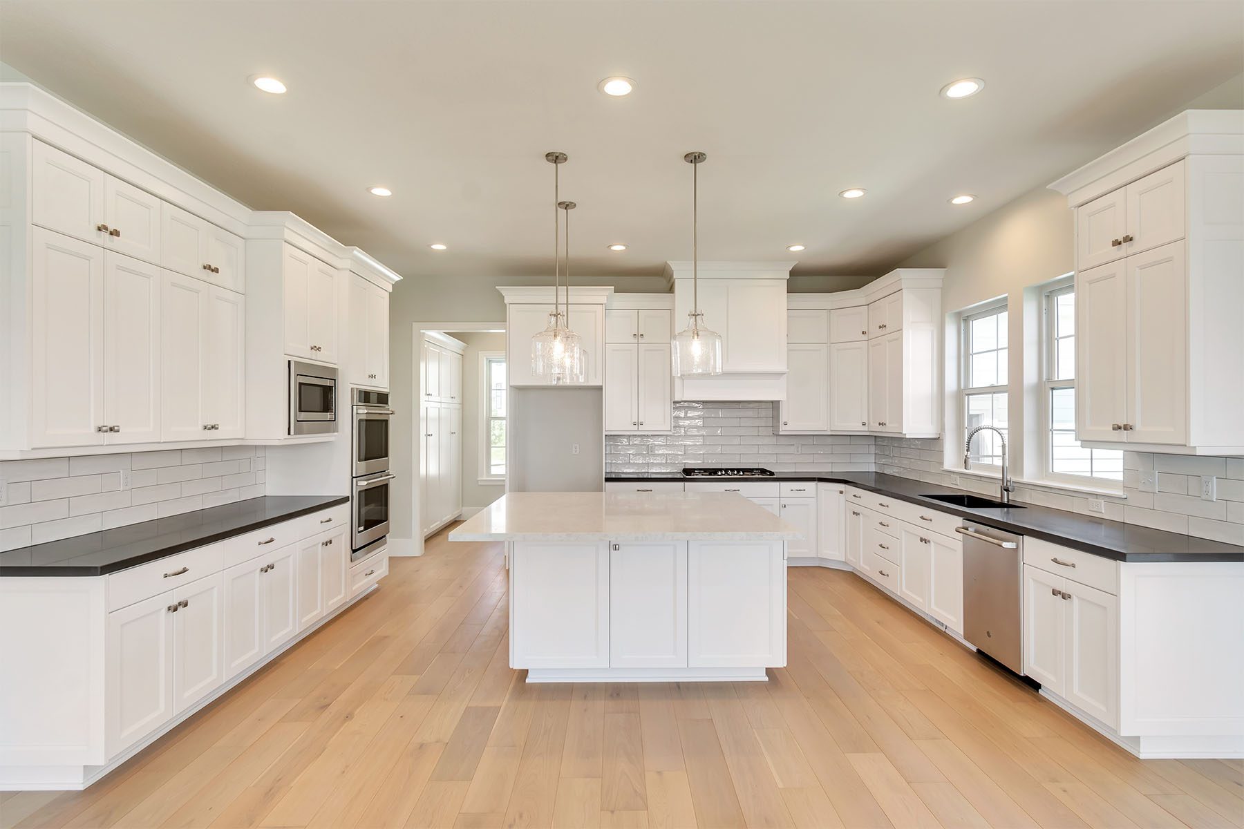 _0028_Kitchen 1 – Hampton