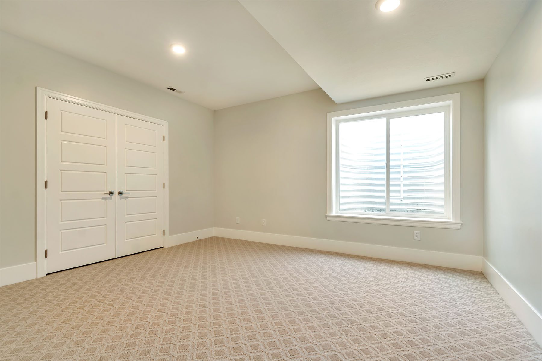 _0036_Basement 4 – Hampton