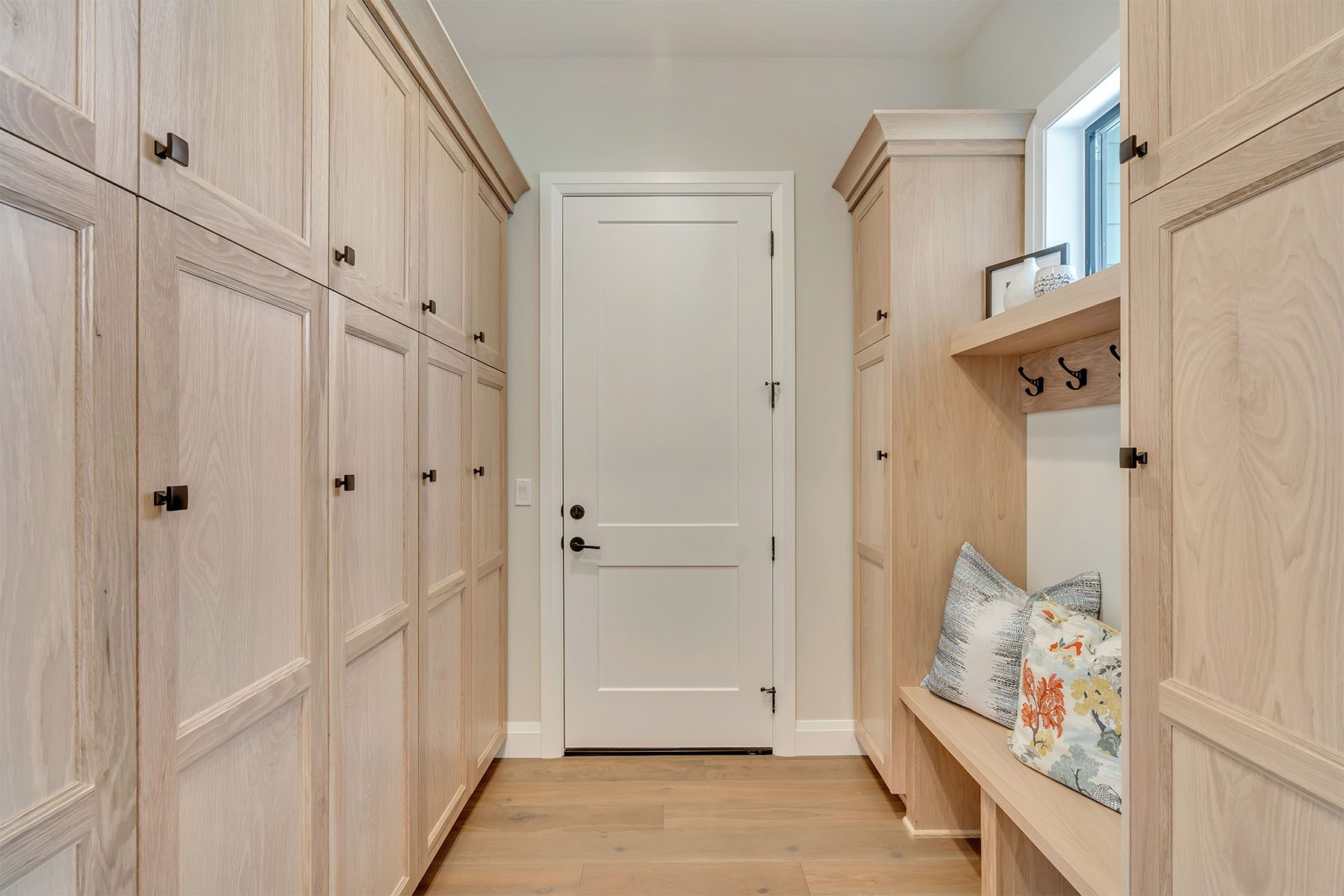 _0010_Mud Room 1 – Hampton