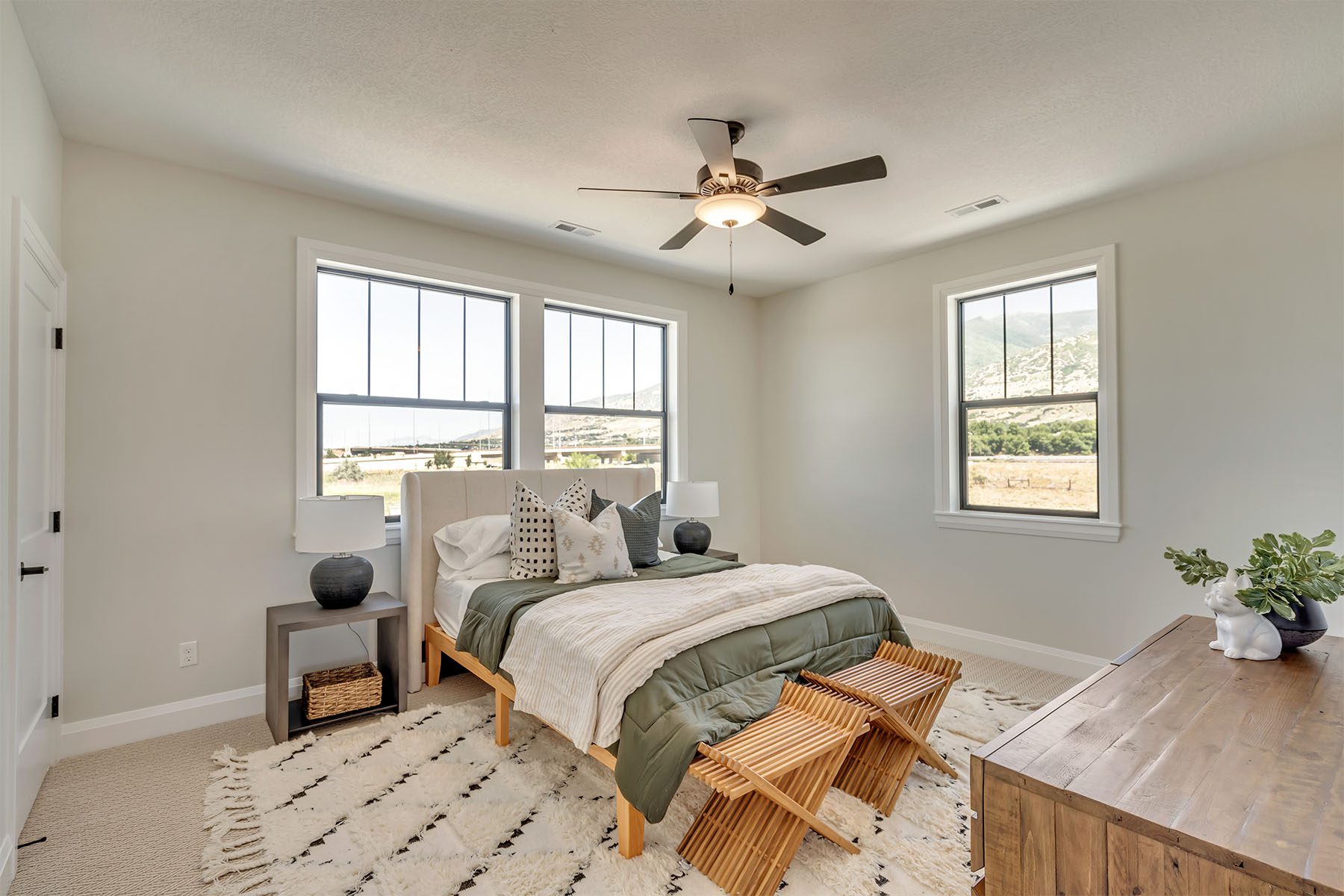 _0030_Upstairs 6 – Hampton