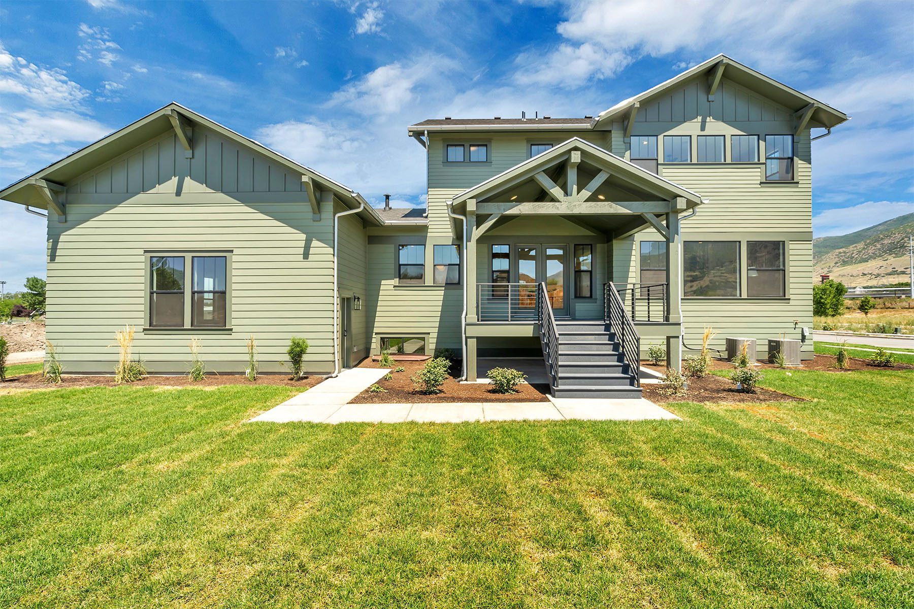 _0051_Back 2 – Hampton