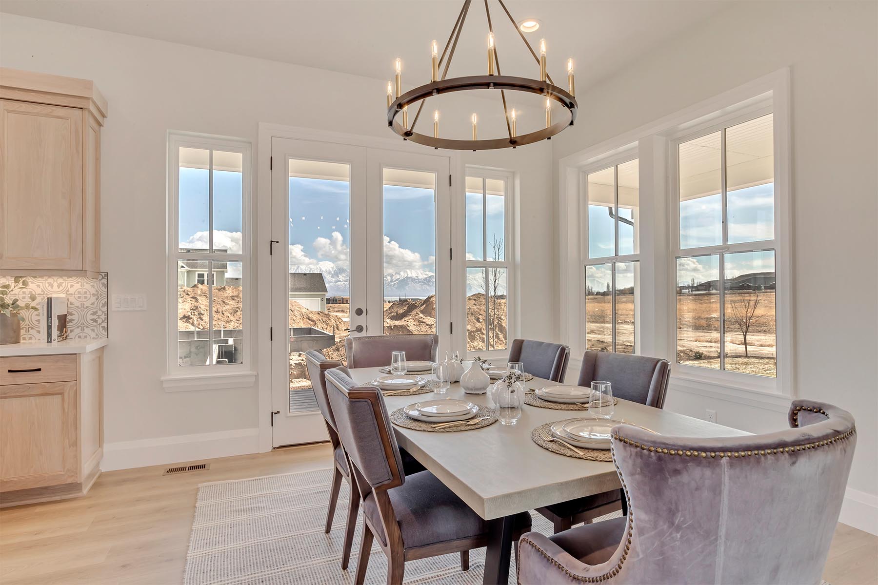 Ellsworth Dining 1