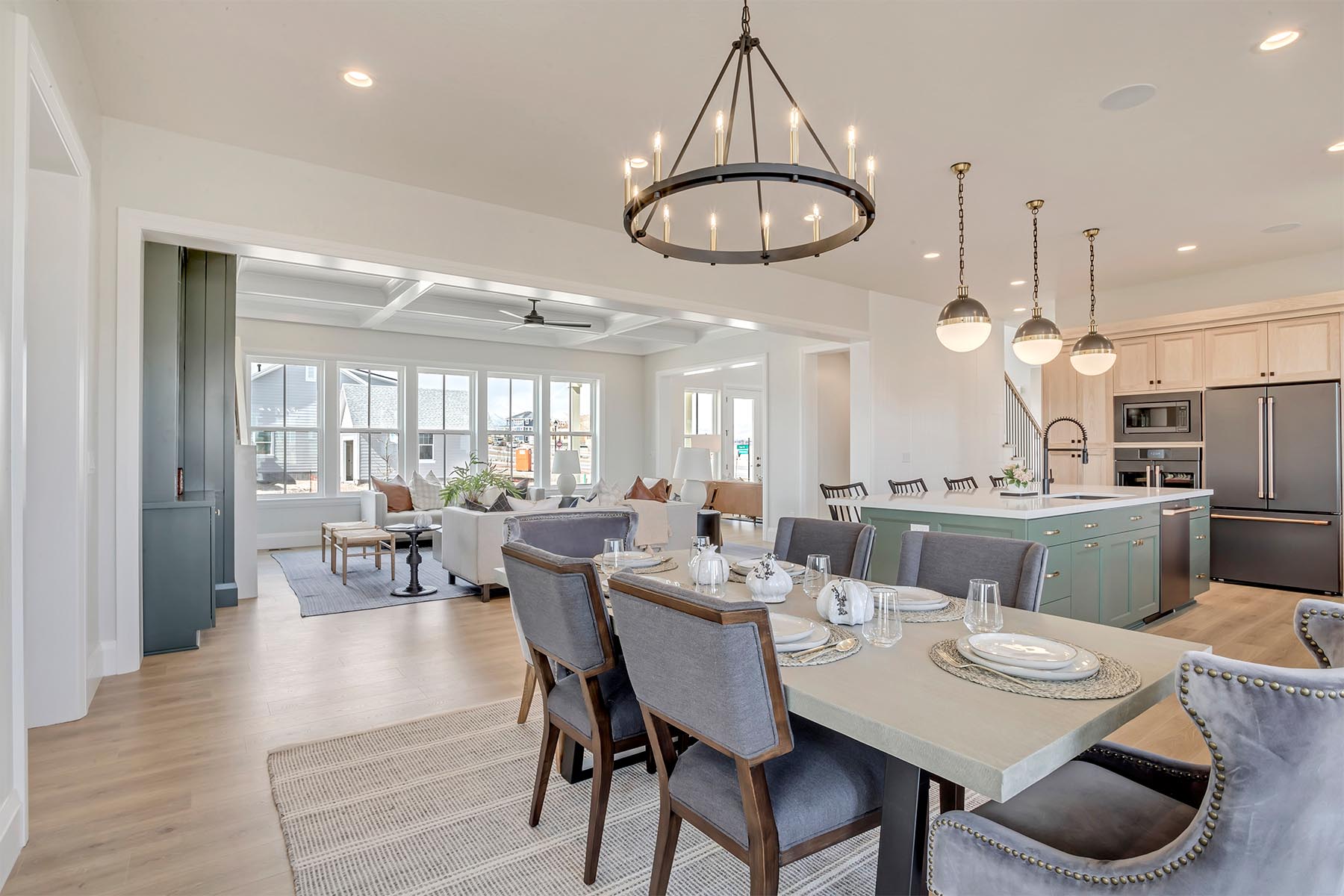 Ellsworth Dining 2