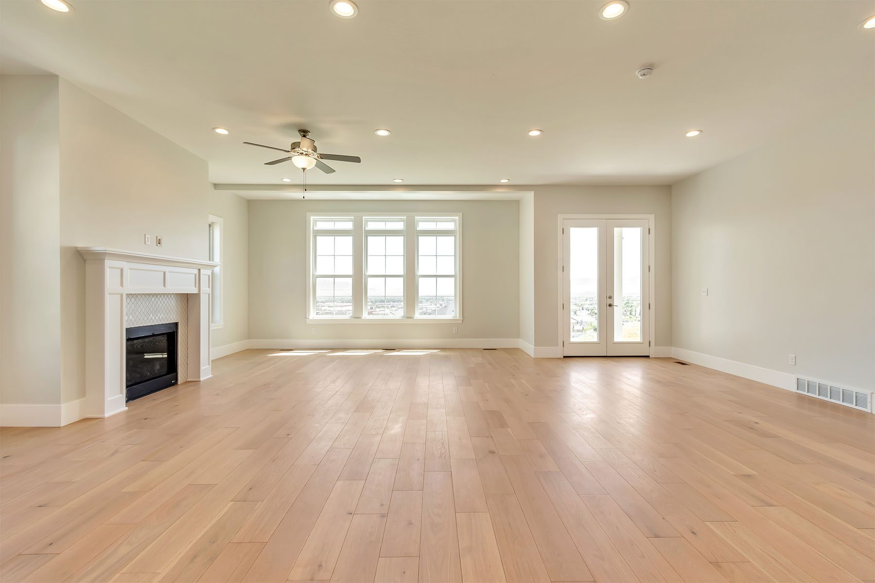 _0023_Living 1 – Hampton