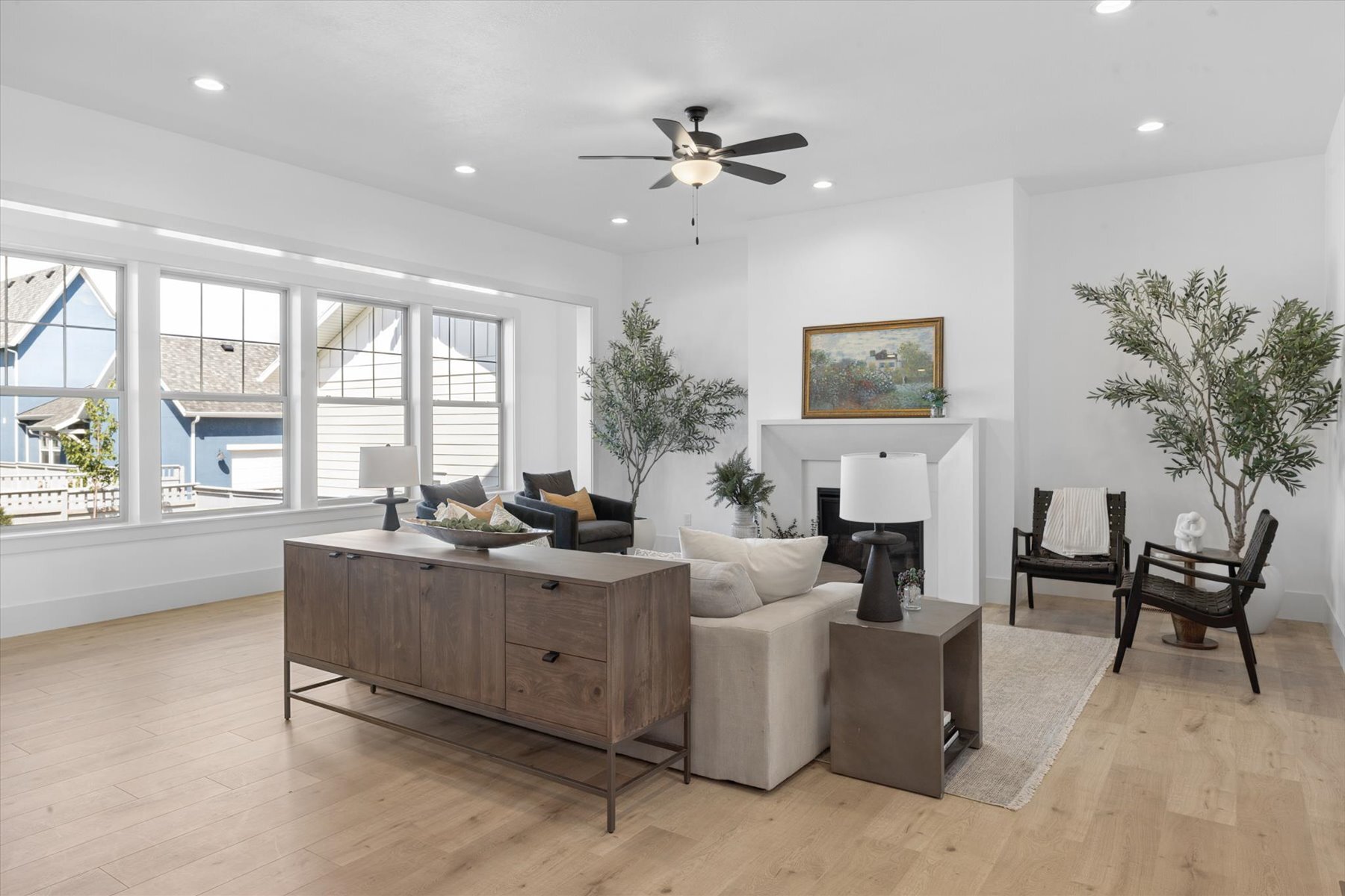 041-Living Room