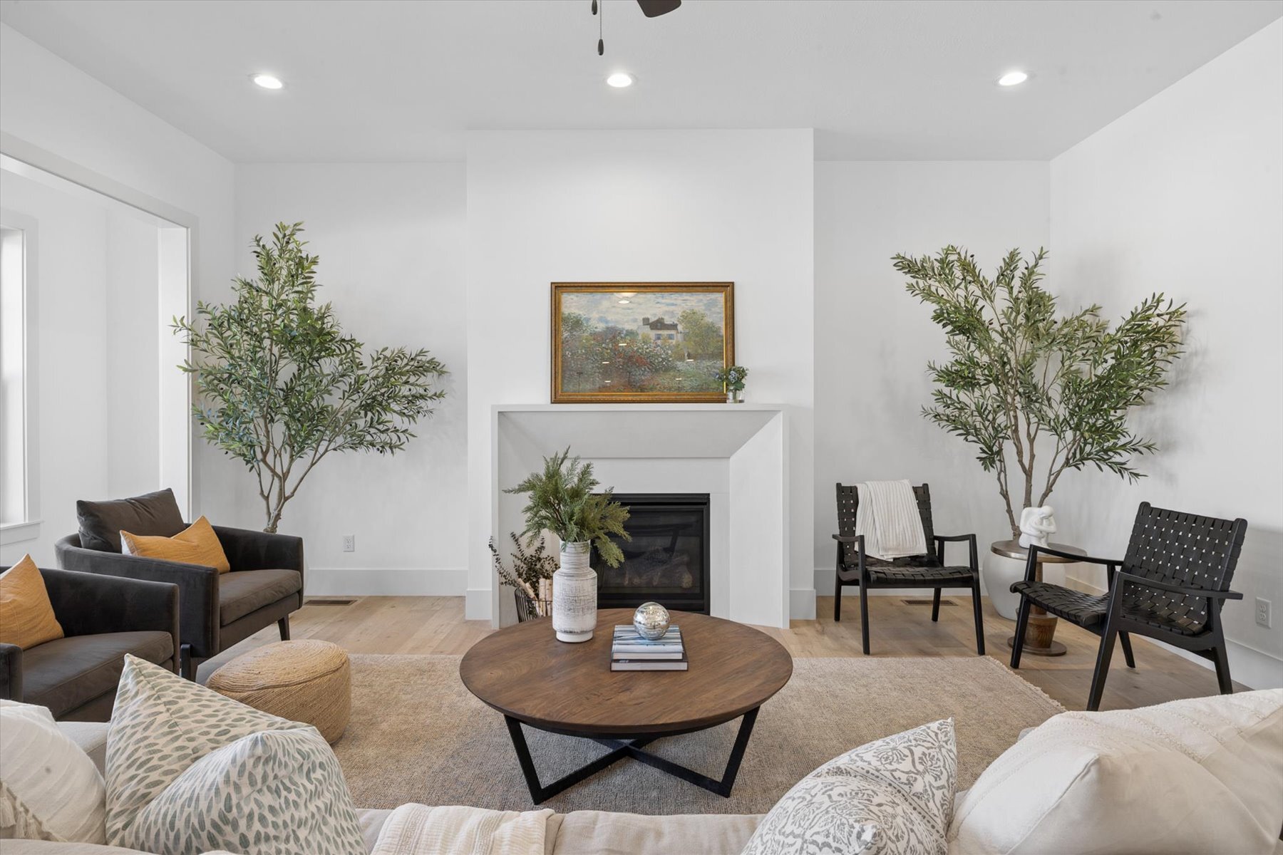 042-Living Room