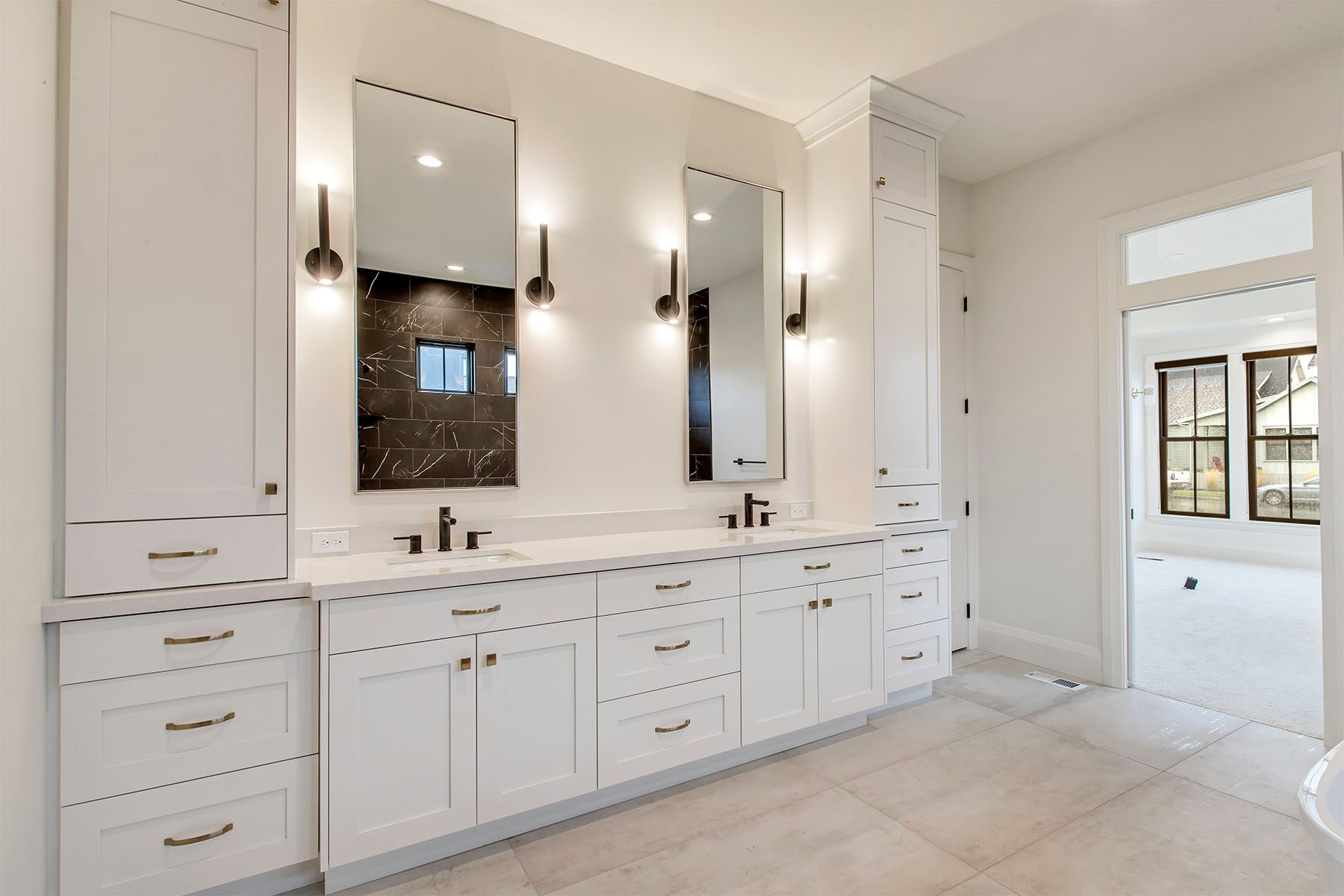 _0025_Master Bath 3 – Courtyard