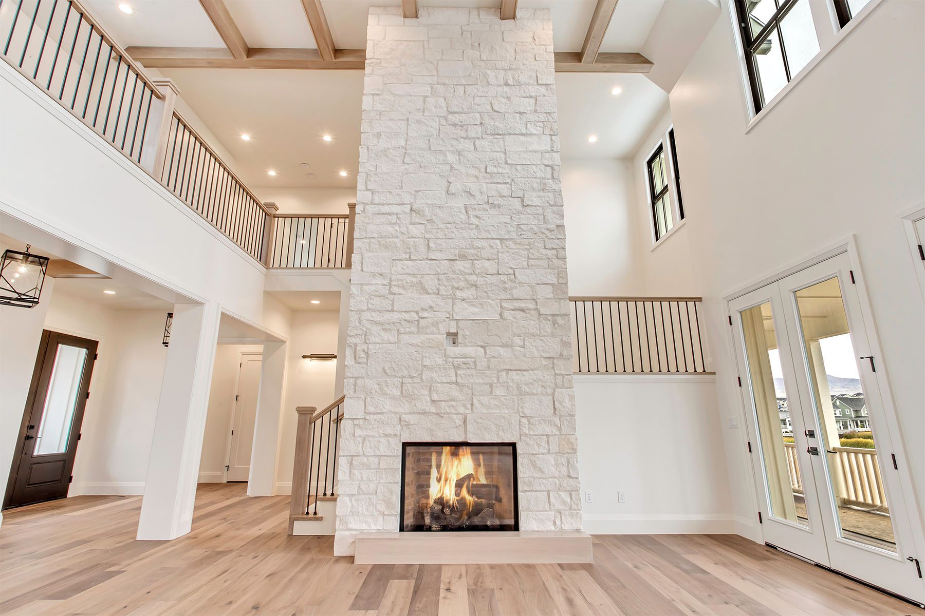 _0034_Living Room 5 – Courtyard