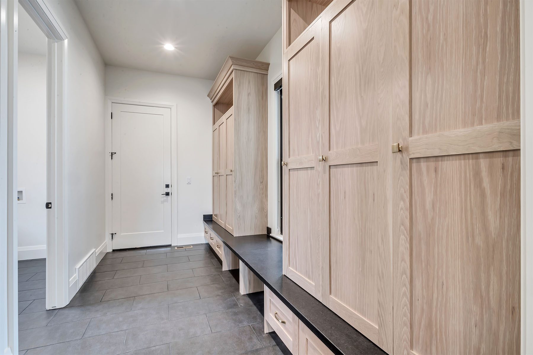 _0023_Mud Room 1 – Courtyard