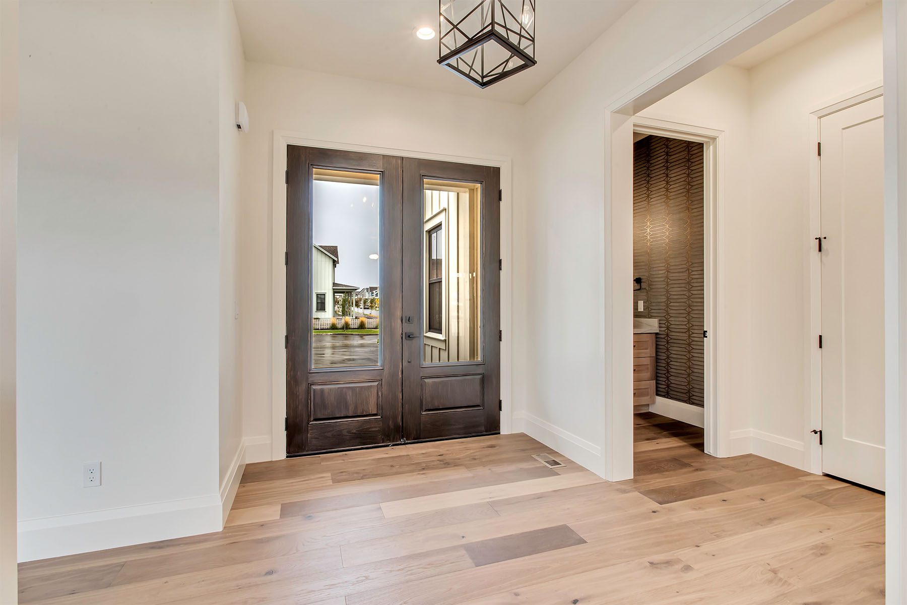 _0050_Entry 1 – Courtyard